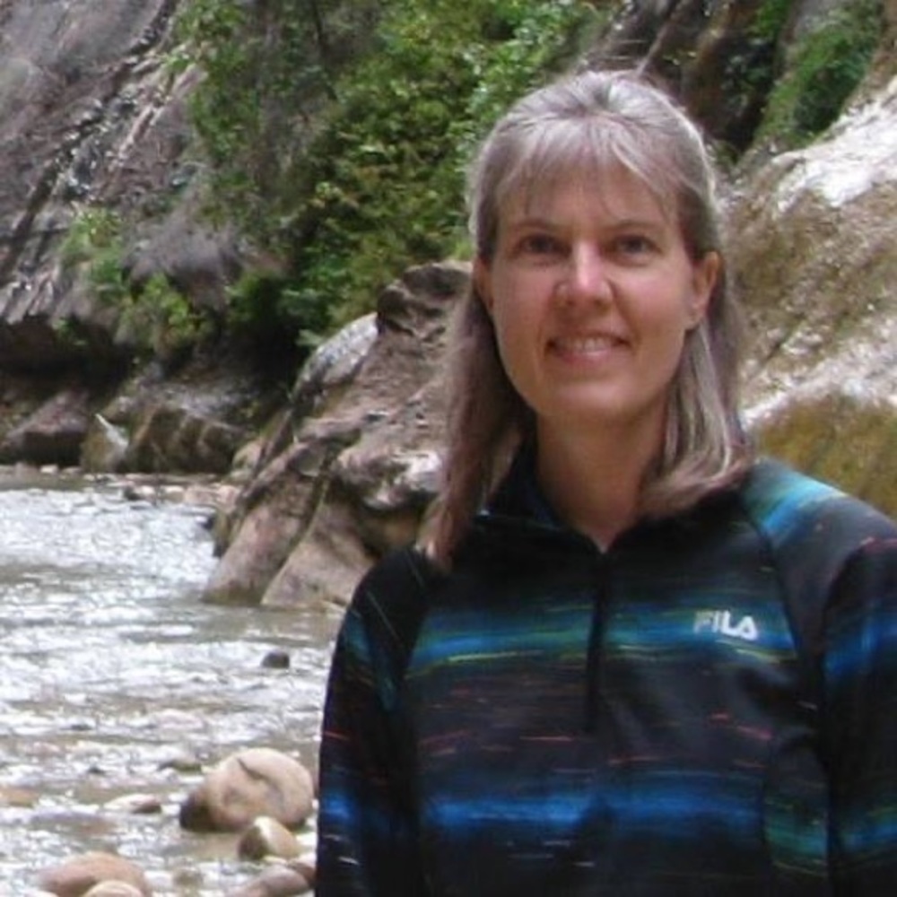 Meet your Posher, Laura